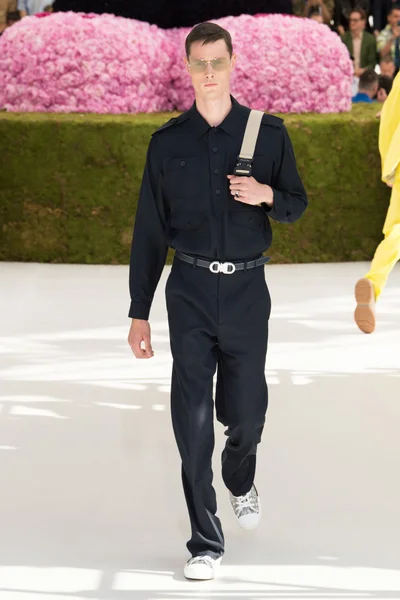 Look 29
